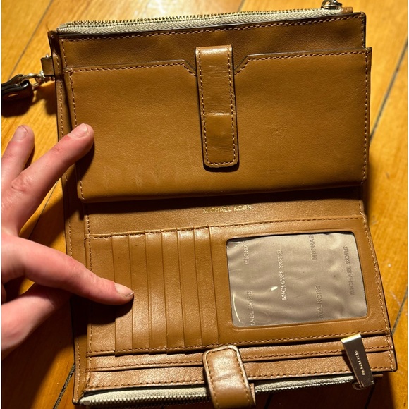 Michael Kora circa 2018 marble wallet -<3 v vanilla girl aesthetic - Picture 2 of 2